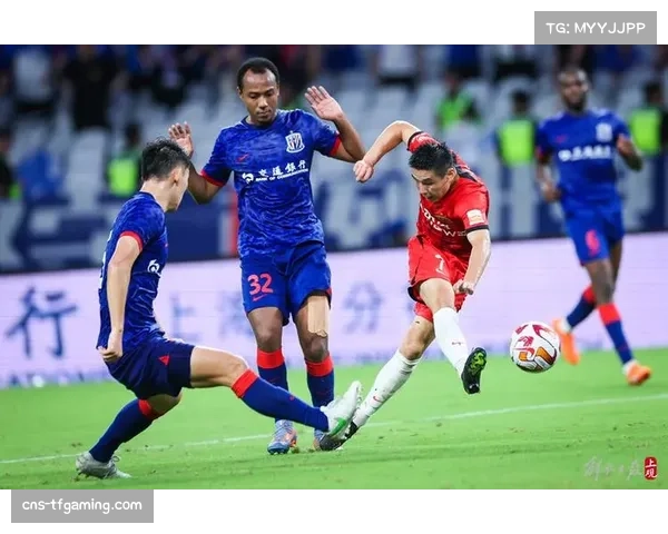 海港进攻端人员优势未发挥，急躁心态影响前场配合质量